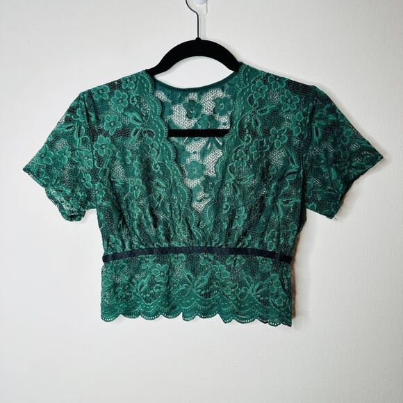 Stunning Sheer Emerald Green Floral Lace Deep V-Neck Short Sleeve Crop Top Small - Picture 8 of 8